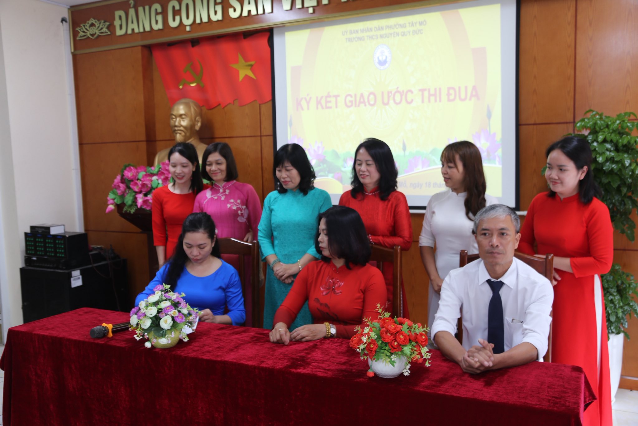 ✨📖✨HỘI NGHỊ CÁN BỘ - VIÊN CHỨC- NGƯỜI LAO ĐỘNG NĂM HỌC 2025-2026 TRƯỜNG THCS NGUYỄN QUÝ ĐỨC✨📚✨