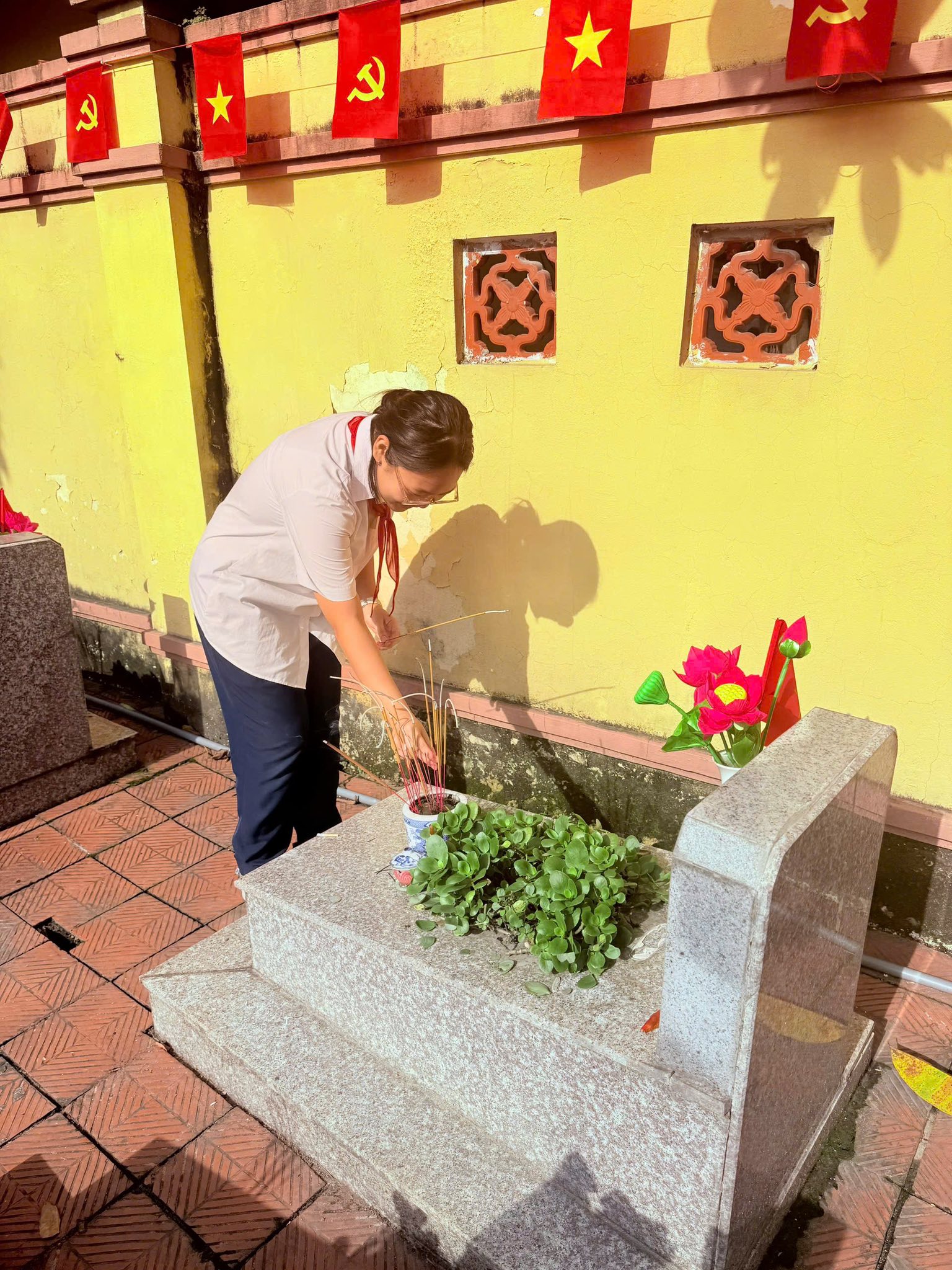 D:\Ảnh\2025-2026\27-7\1f2386a6-e2d3-42d0-bf37-d757dc63af37.jfif