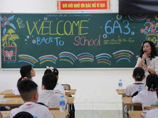 D:\Ảnh\2025-2026\Đón HS K6\531414180_1442830420139021_4293545574490790581_n.jpg