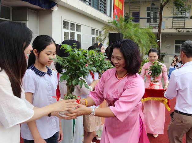 D:\Ảnh\2025-2026\Đón HS K6\530852884_1442830246805705_2783210631749932376_n.jpg