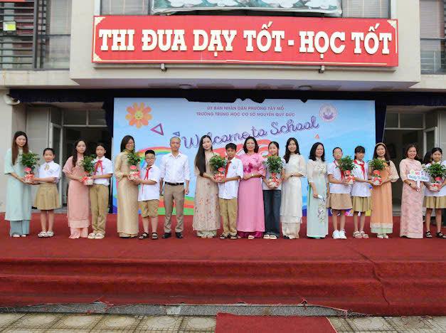 D:\Ảnh\2025-2026\Đón HS K6\530829364_1442830590139004_5599283005457989109_n.jpg