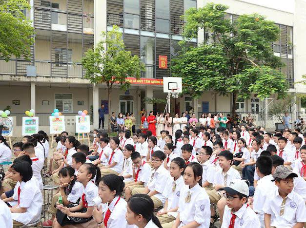 D:\Ảnh\2025-2026\Đón HS K6\530626072_1442830250139038_192563573818629614_n.jpg