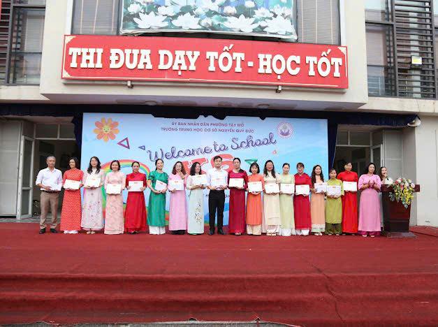 D:\Ảnh\2025-2026\Đón HS K6\530606666_1442830803472316_7731794907208809089_n.jpg