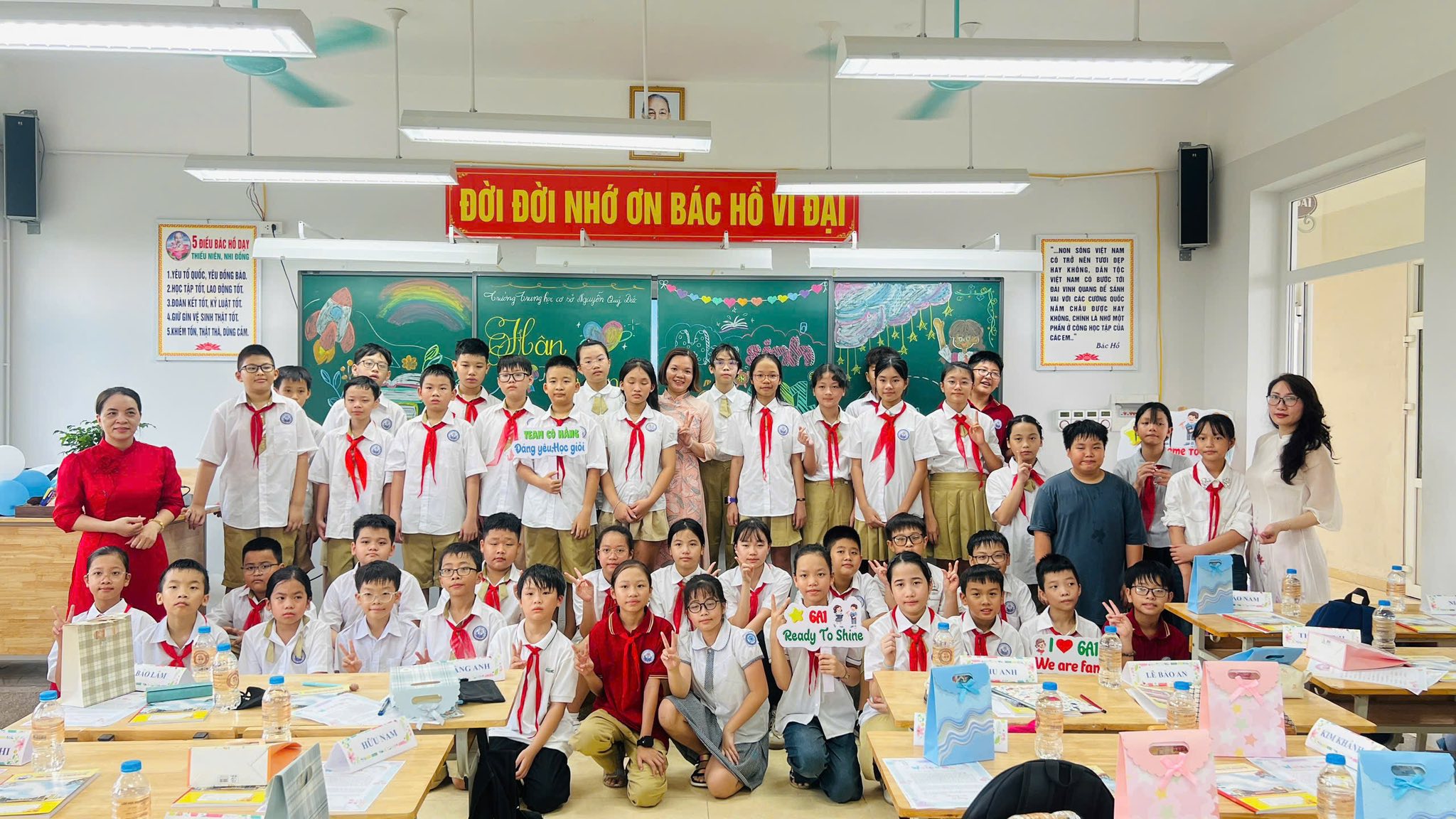 D:\Ảnh\2025-2026\Đón HS K6\530233641_1442760116812718_2859669691627092322_n.jpg