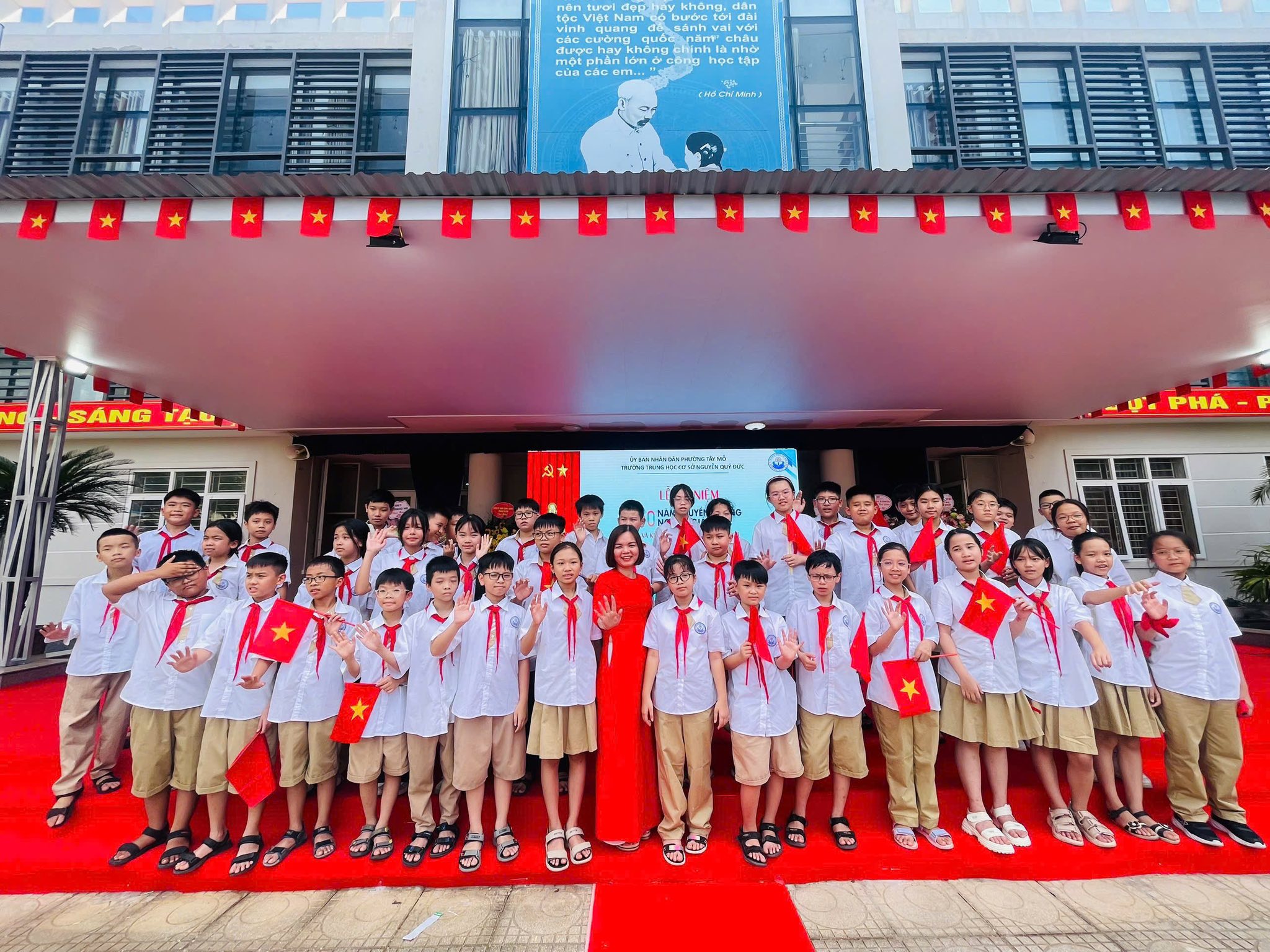 D:\Ảnh\2025-2026\Khai giảng\48866aca-dcbd-4721-8767-5cfa50b08764.jfif