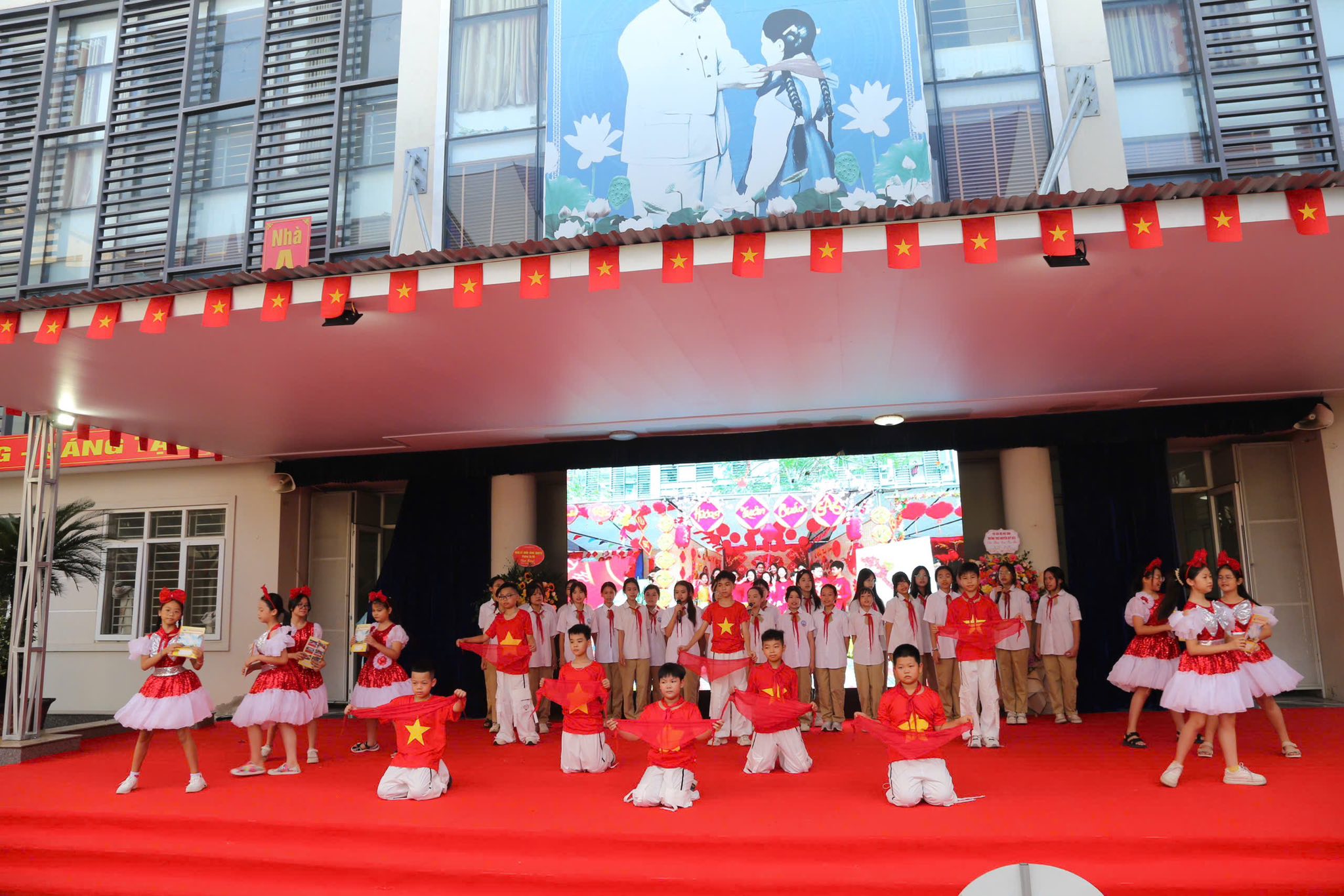 D:\Ảnh\2025-2026\Khai giảng\92a589d2-cbf8-40e1-b32a-e69d5052464d.jfif