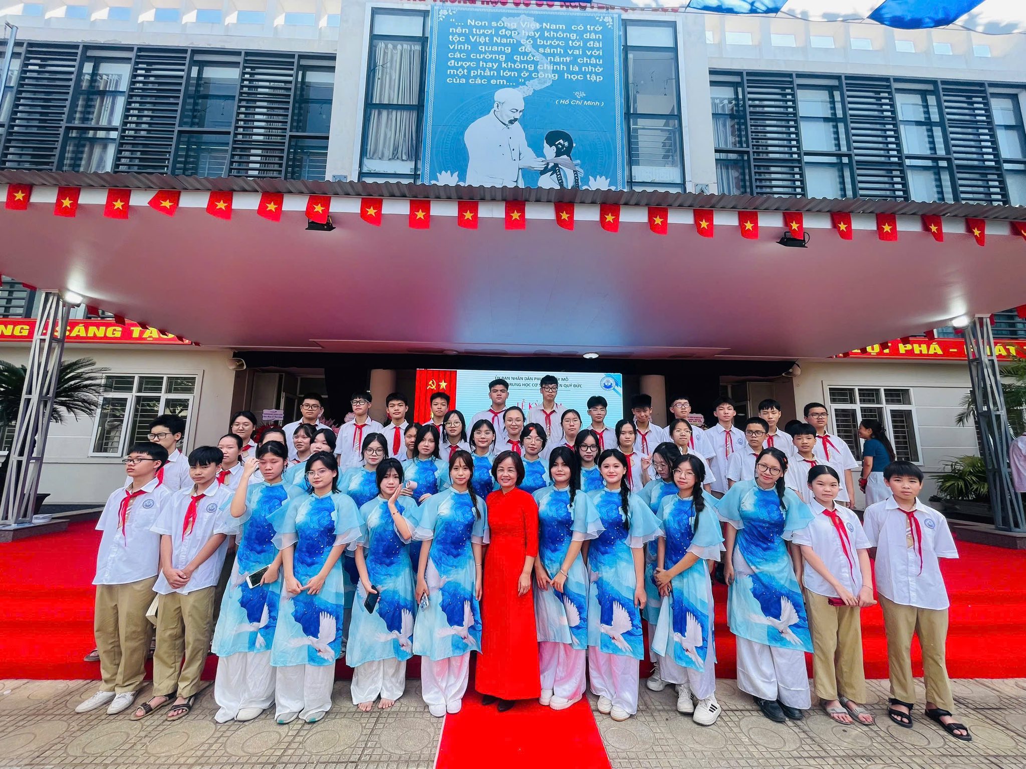 D:\Ảnh\2025-2026\Khai giảng\6c68cea6-2b0c-4724-84e0-aef7cfa20358.jfif