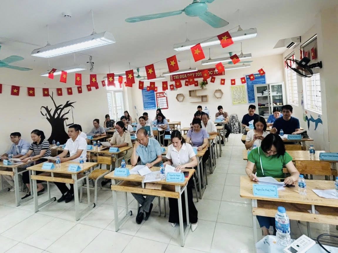 D:\Ảnh\2025-2026\Họp CMHS\548209530_1470285267393536_4902750536797846214_n.jpg