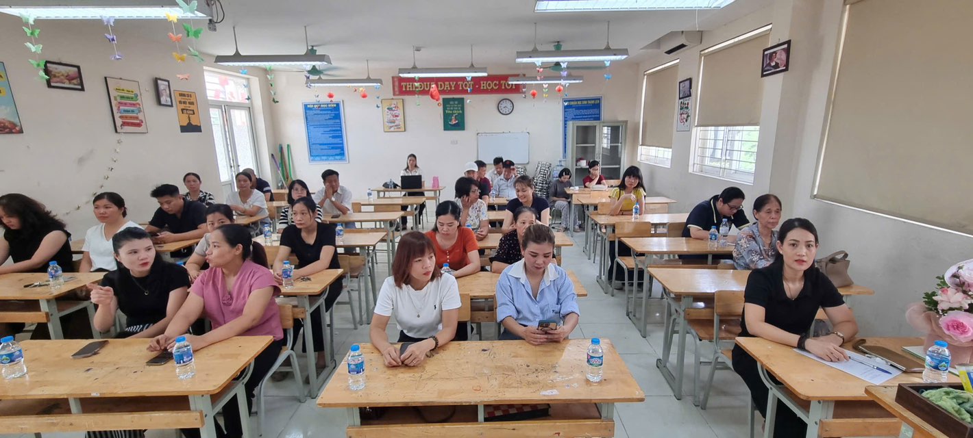 D:\Ảnh\2025-2026\Họp CMHS\547959447_1470283020727094_6748753850077905836_n.jpg