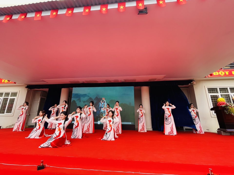 D:\Ảnh\2025-2026\Tuần lễ học tập suốt đời\557600388_1487379155684147_662869252971364074_n.jpg