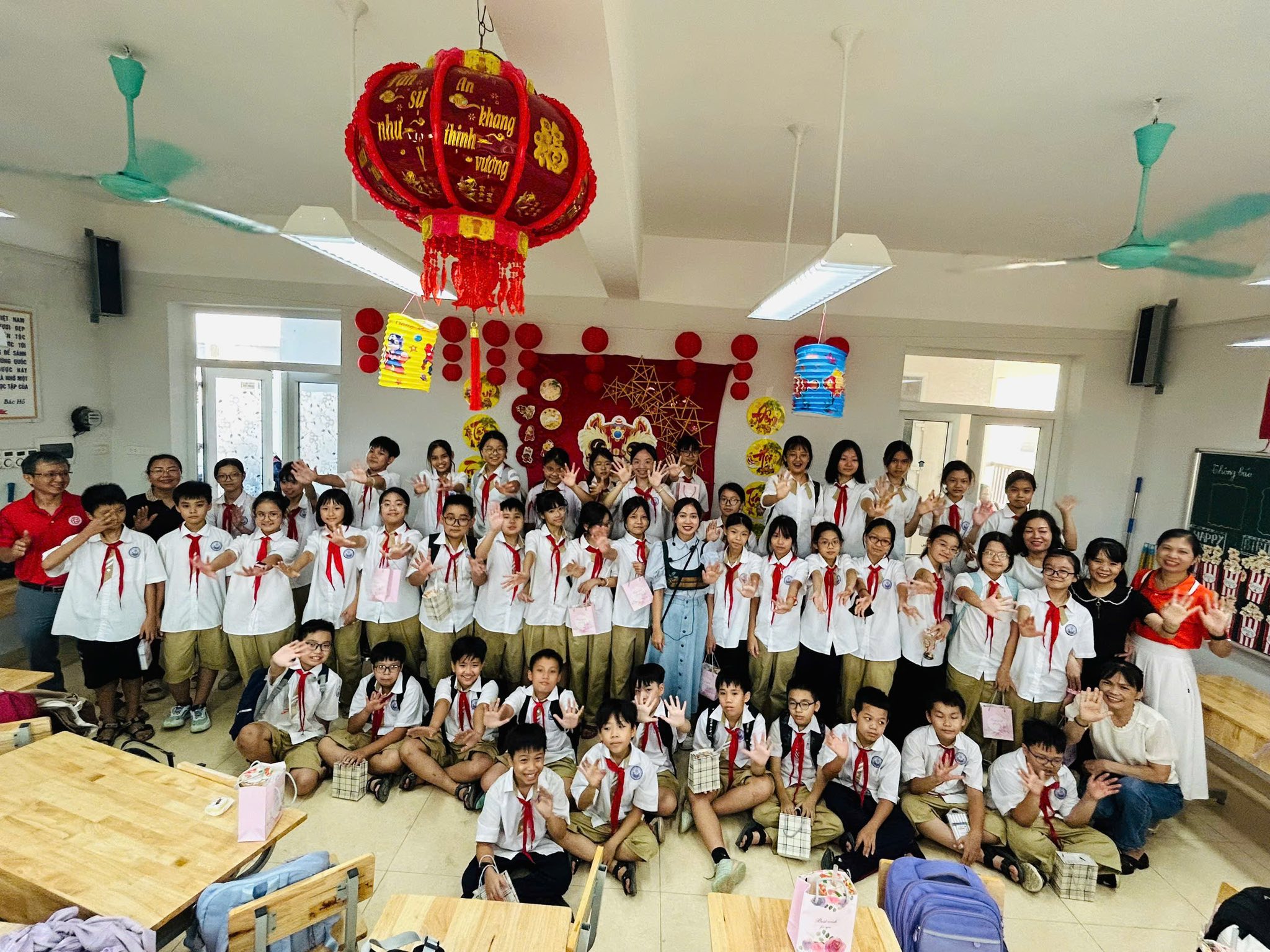 D:\Ảnh\2025-2026\SẮC MÀU TRUNG THU\f73e85f6-0a07-4b33-9b0b-766f4730589c.jfif