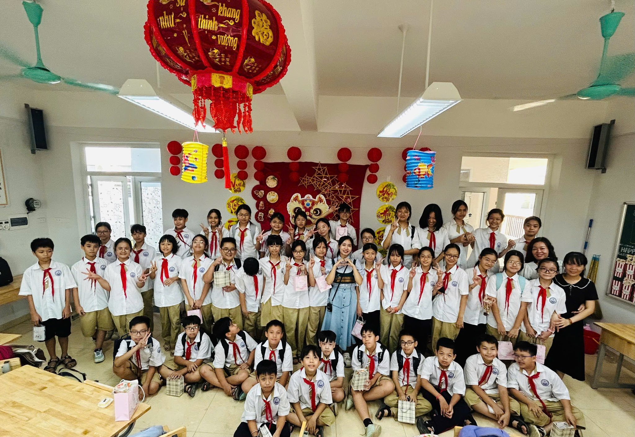 D:\Ảnh\2025-2026\SẮC MÀU TRUNG THU\18c1c3ba-87e8-4458-95e1-0df0af50ab0b.jfif