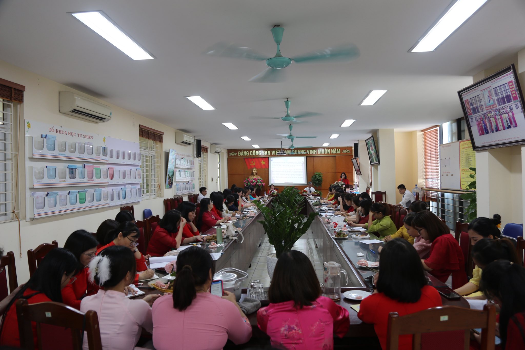 D:\Ảnh\2025-2026\HN CC VC NLĐ\5d735d2c-9f6c-4c3e-963c-99fdd0a33c9f.jfif