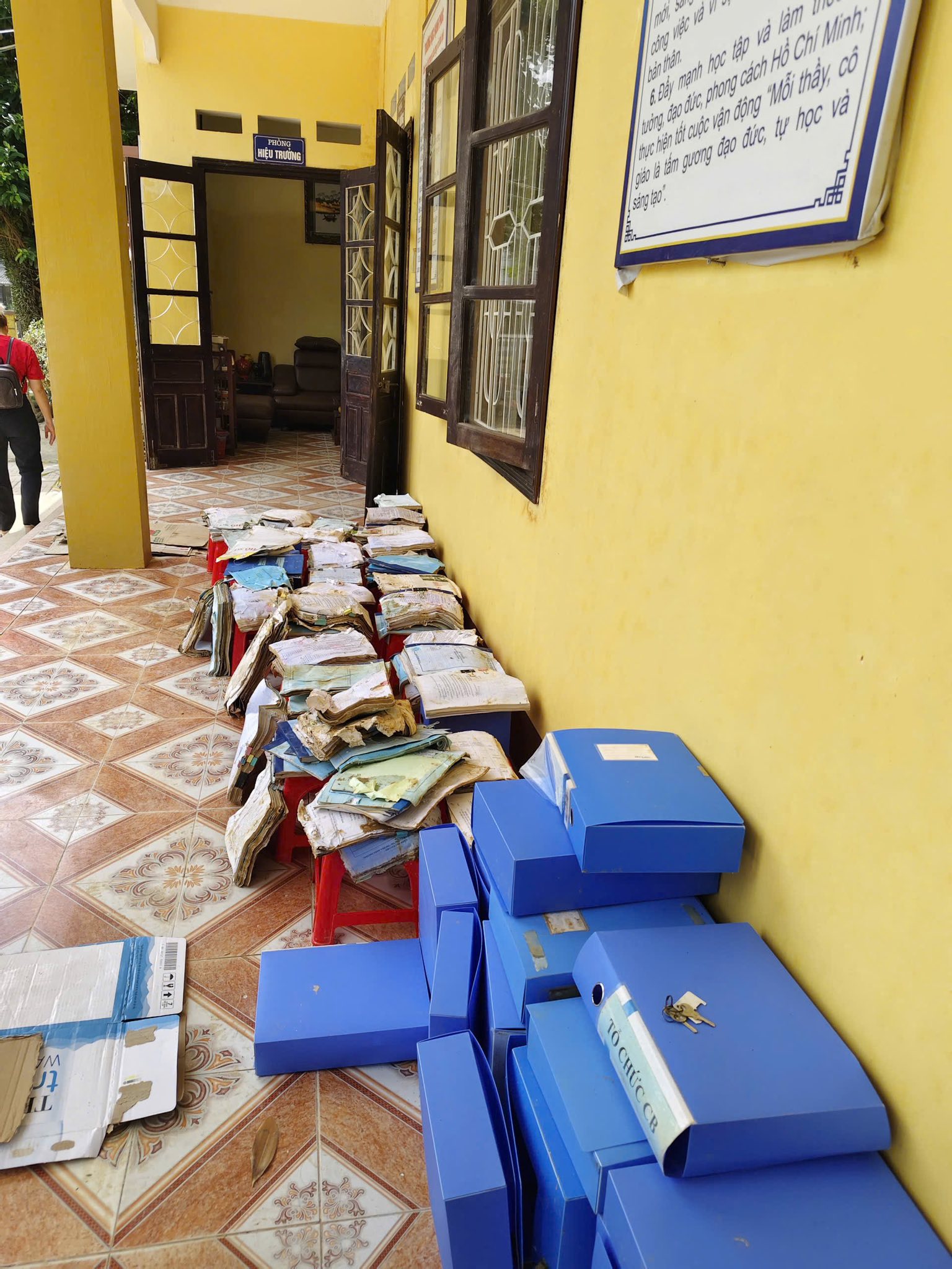 D:\Ảnh\2025-2026\HÀNH TRÌNH YÊU THƯƠNG – GỬI TRAO NHỮNG TẤM LÒNG NHÂN ÁI\59407f69-c833-4058-a336-fea6c02ae377.jfif