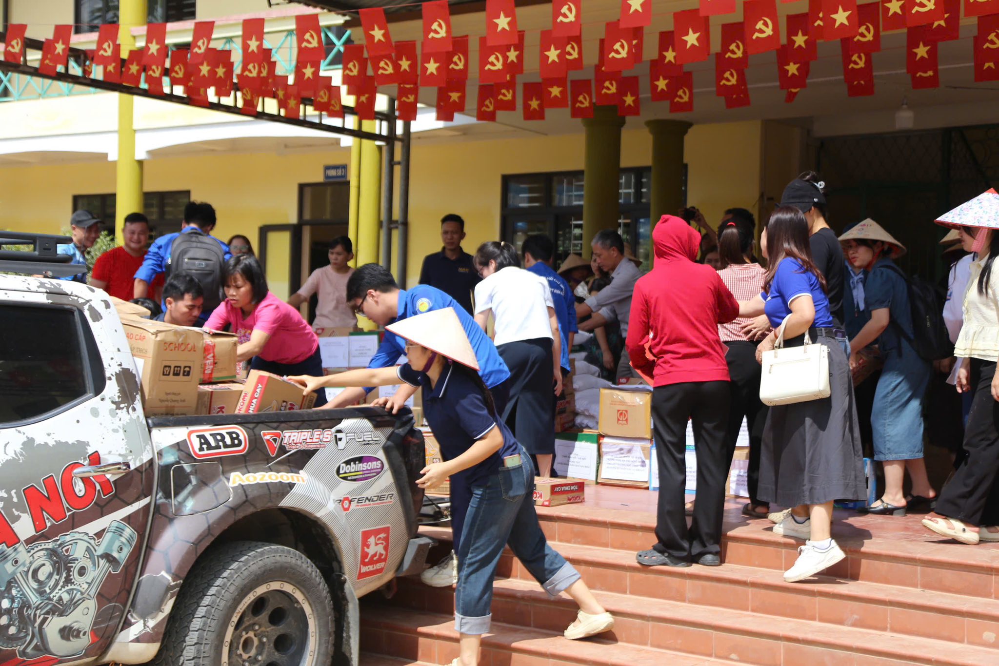 D:\Ảnh\2025-2026\HÀNH TRÌNH YÊU THƯƠNG – GỬI TRAO NHỮNG TẤM LÒNG NHÂN ÁI\bfa3c86f-398a-4d8a-a6fd-c1a6d7f6b452.jfif