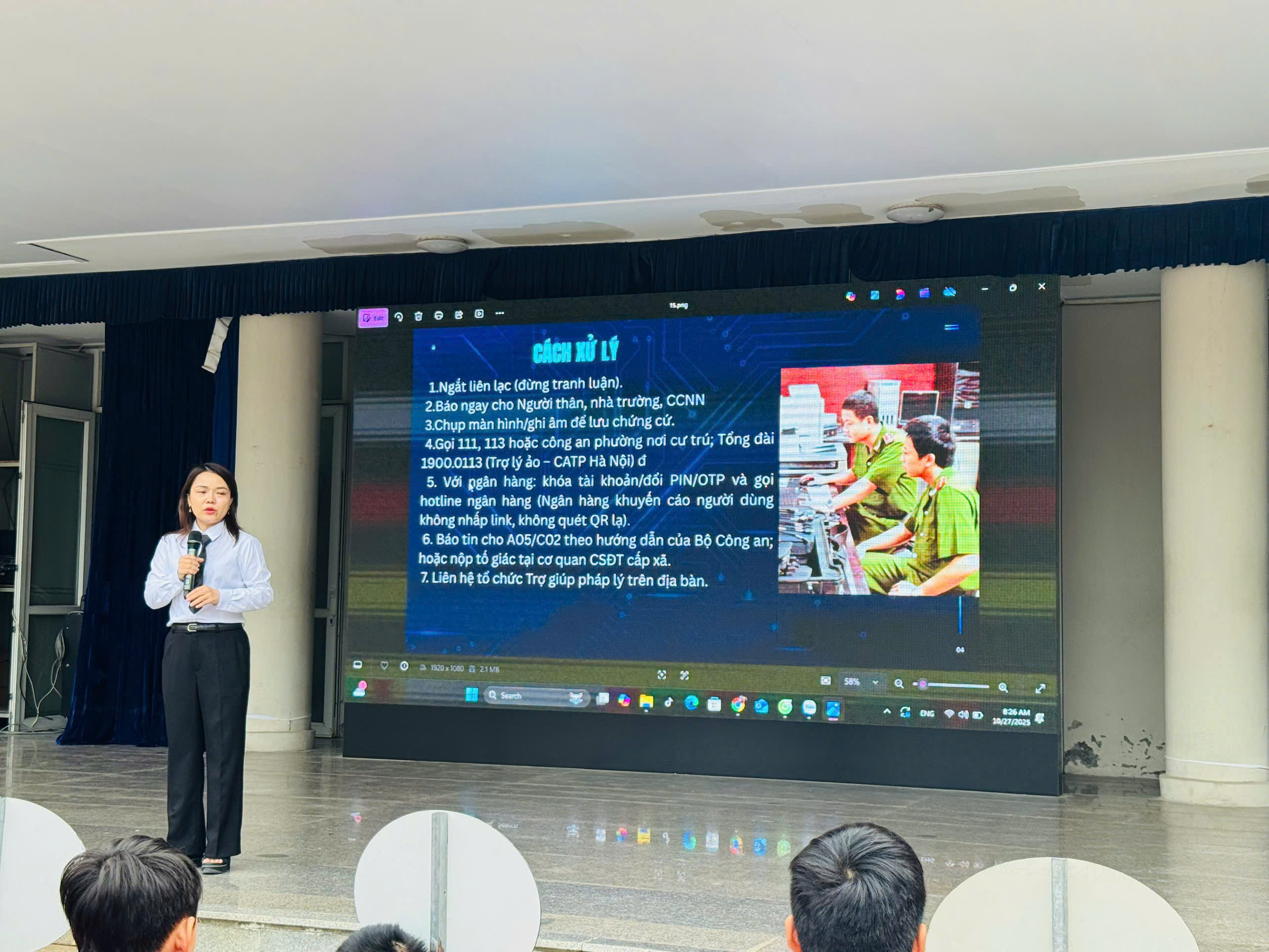 D:\Ảnh\2025-2026\Tuyên truyền pháp luật\gen-h-z7160363366520_525aabde64b93940af7b942b628b1a7b.jpg