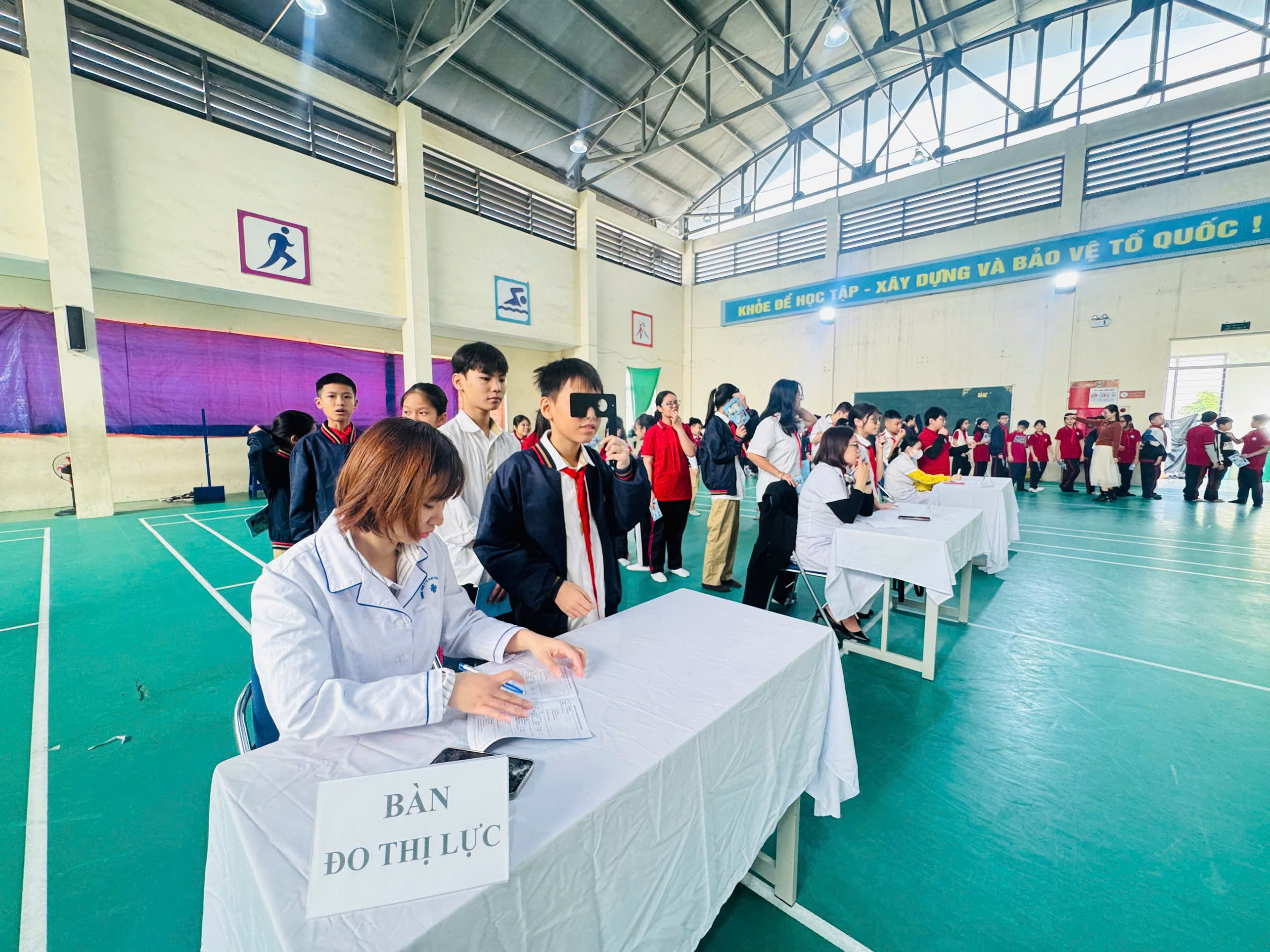 D:\Ảnh\2025-2026\Khám sức khỏe cho HS\gen-h-z7206344908553_4918e3f370ee47ce1a17c092e637c256.jpg