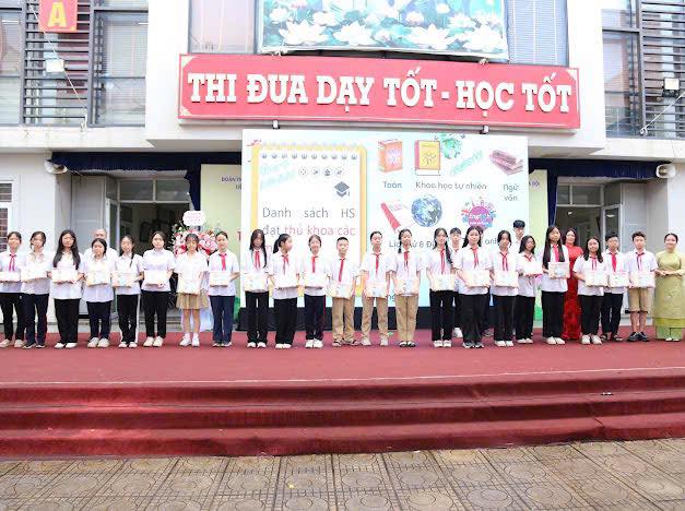 D:\Ảnh\2024-2025\36. TỔNG KẾT NĂM HỌC 2024-2025\16.jpg