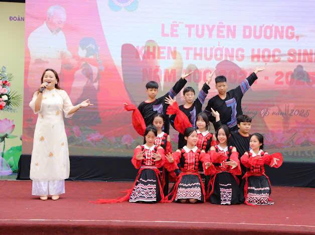 D:\Ảnh\2024-2025\36. TỔNG KẾT NĂM HỌC 2024-2025\11.jpg