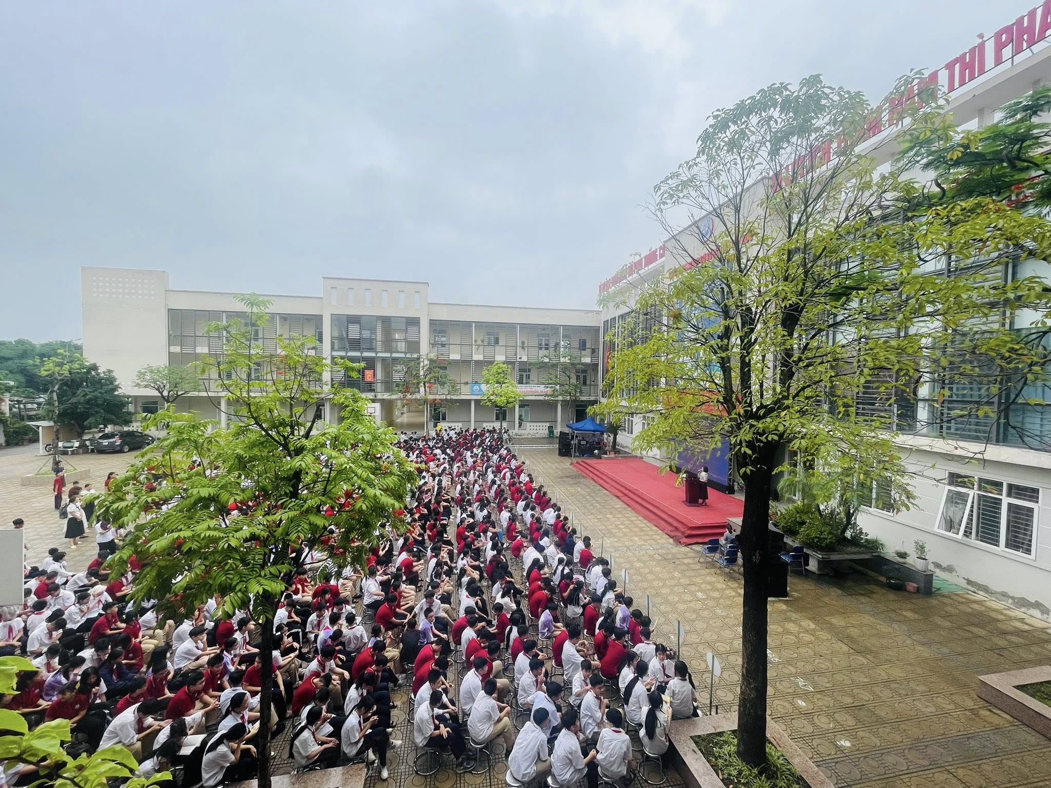 D:\Ảnh\2024-2025\37. Lễ trao chứng chỉ Cambridge\3.jfif