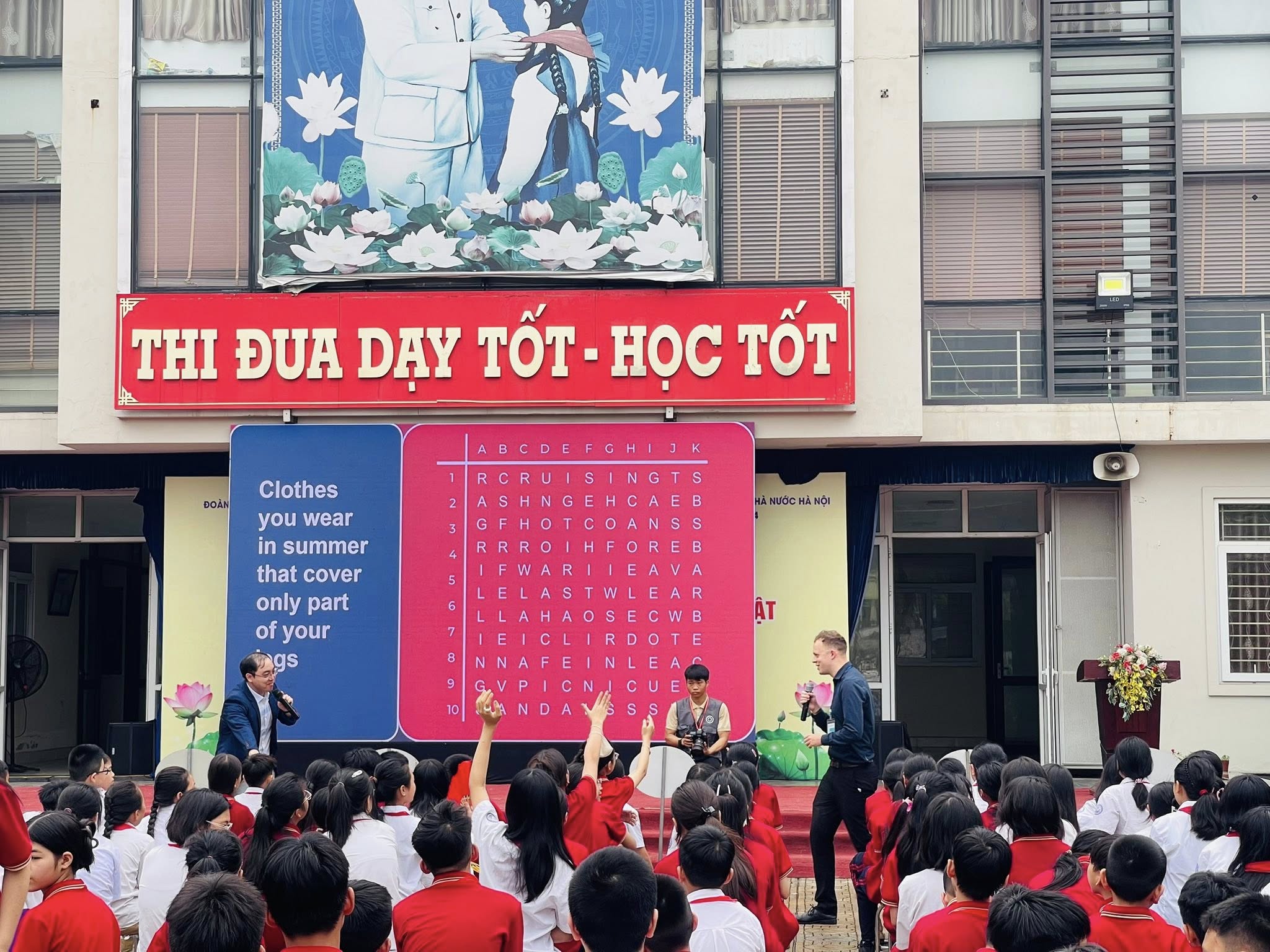 D:\Ảnh\2024-2025\37. Lễ trao chứng chỉ Cambridge\8.jpg