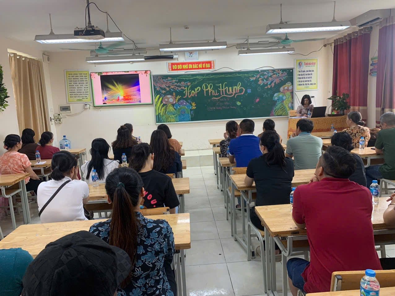 D:\Ảnh\2024-2025\39. Họp PHHS\18.jpg