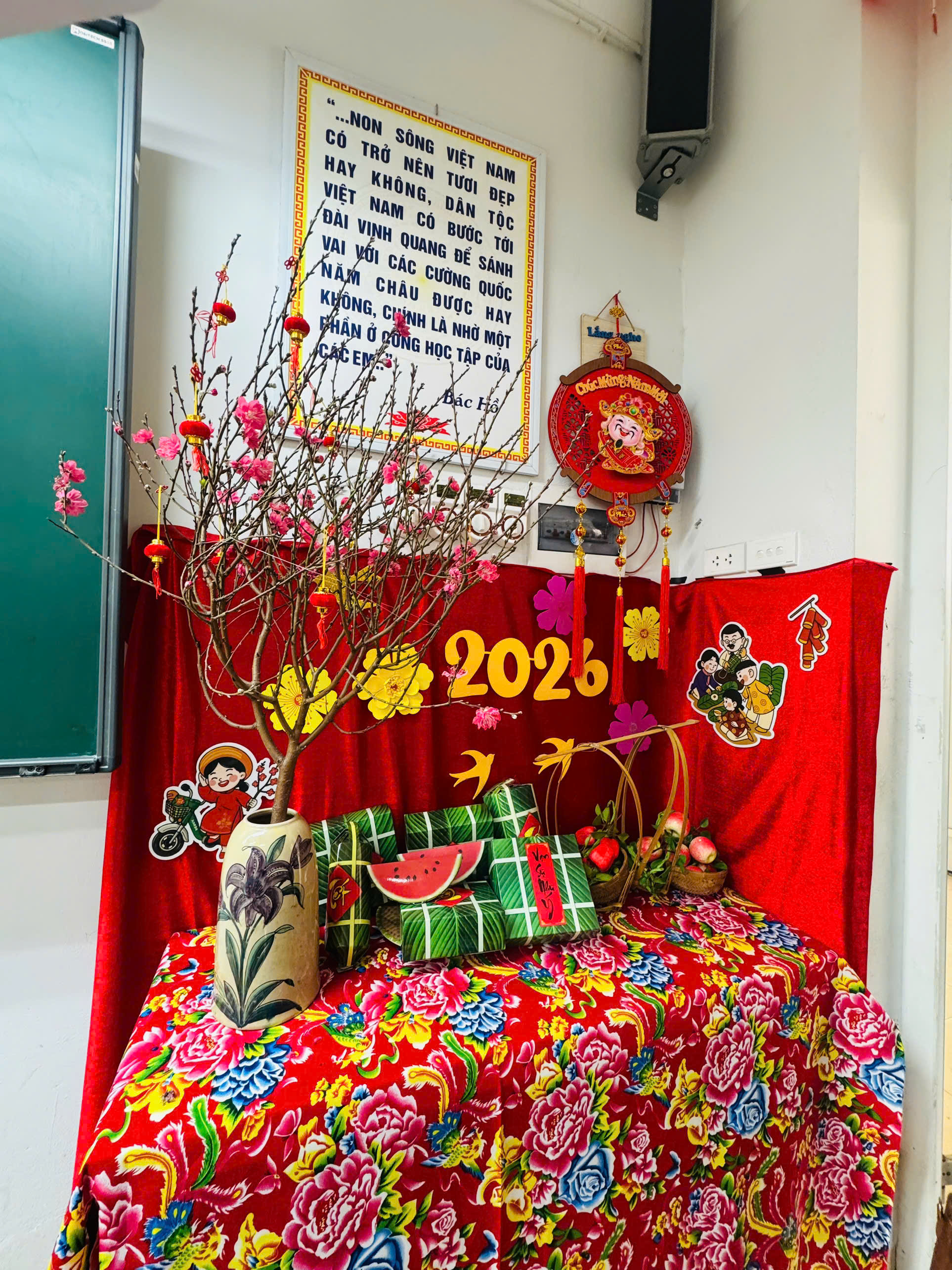 D:\Ảnh\2025-2026\HK2\1. Trang trí lớp chủ đề Tết\z7483572486223_be4e7d57e743ec6e27a97e2718506719.jpg