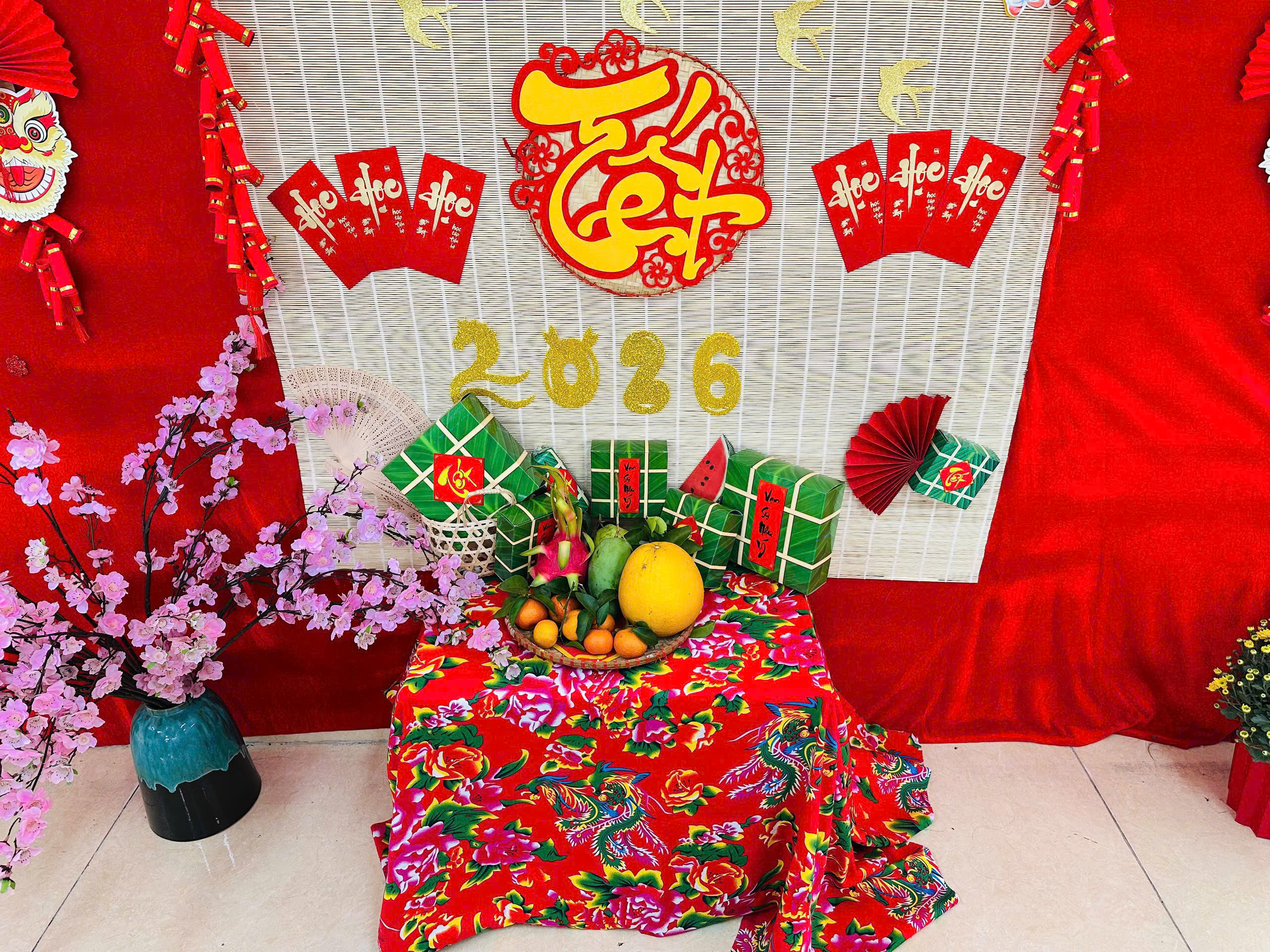 D:\Ảnh\2025-2026\HK2\1. Trang trí lớp chủ đề Tết\z7483572434390_503bc88dec87a1ffc57d11f207ee8a30.jpg