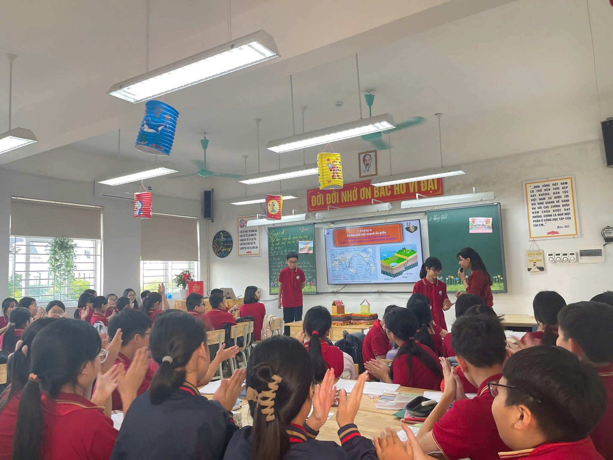 D:\Ảnh\2025-2026\HK2\2. 20-11\z7484179702605_51c69cc81f94dc5a9ff9025e6b08abce.jpg