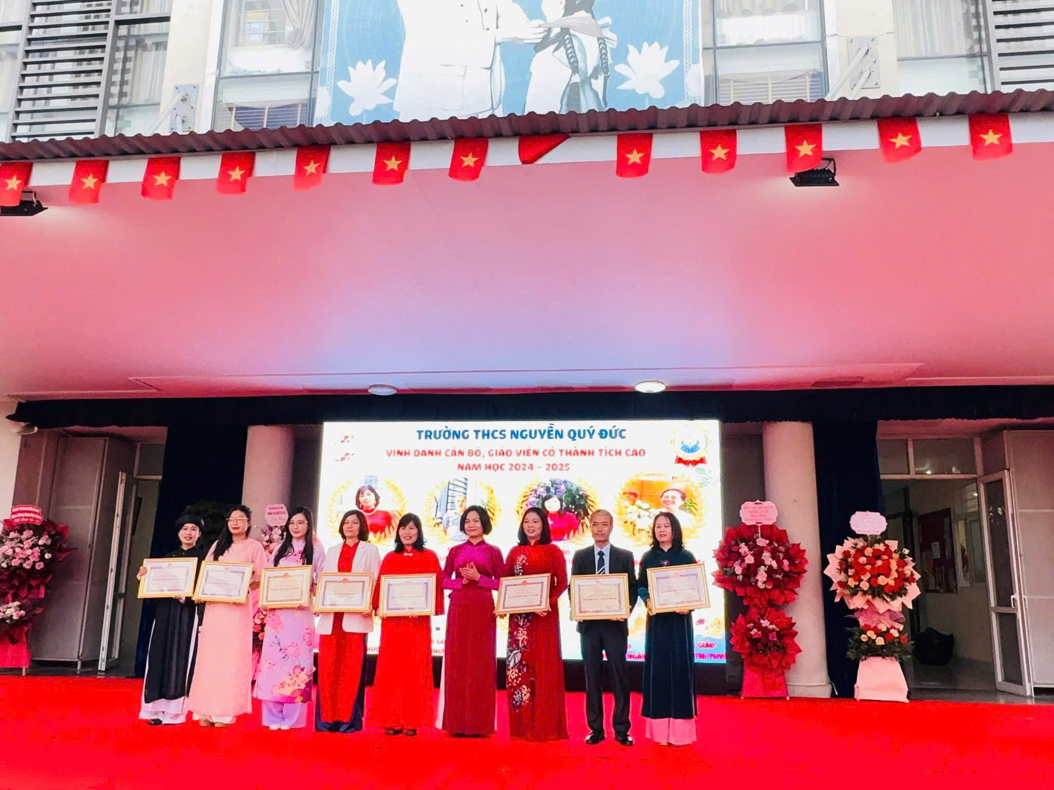 D:\Ảnh\2025-2026\HK2\2.2. Chào mừng 20-11\z7484205004584_a6fb79be16bcdf7bba180c4c139e2fde.jpg