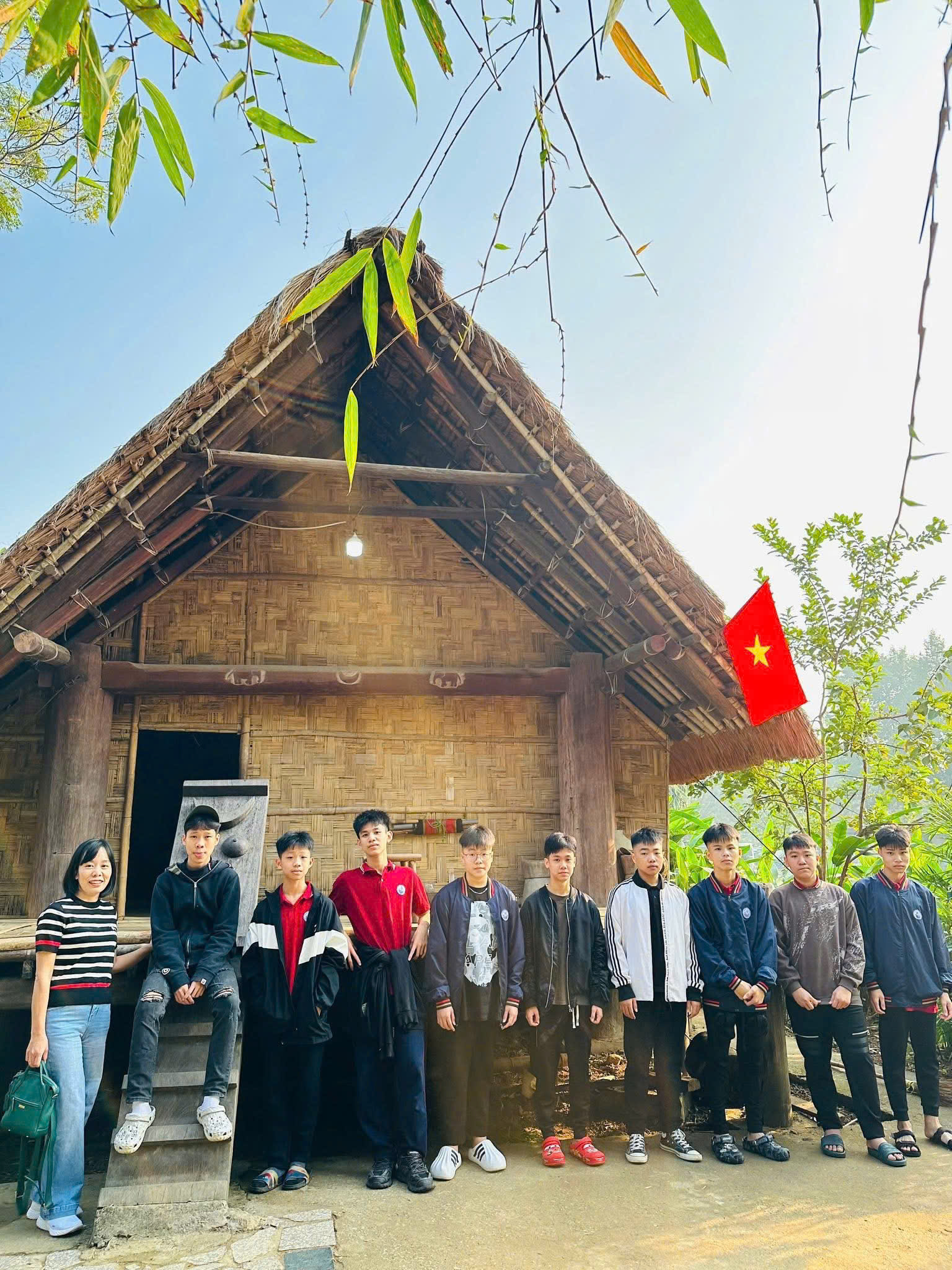 D:\Ảnh\2025-2026\HK2\5. HS trải nghiệm\z7484245629624_5c75260465b8f618758b074bcf29f802.jpg