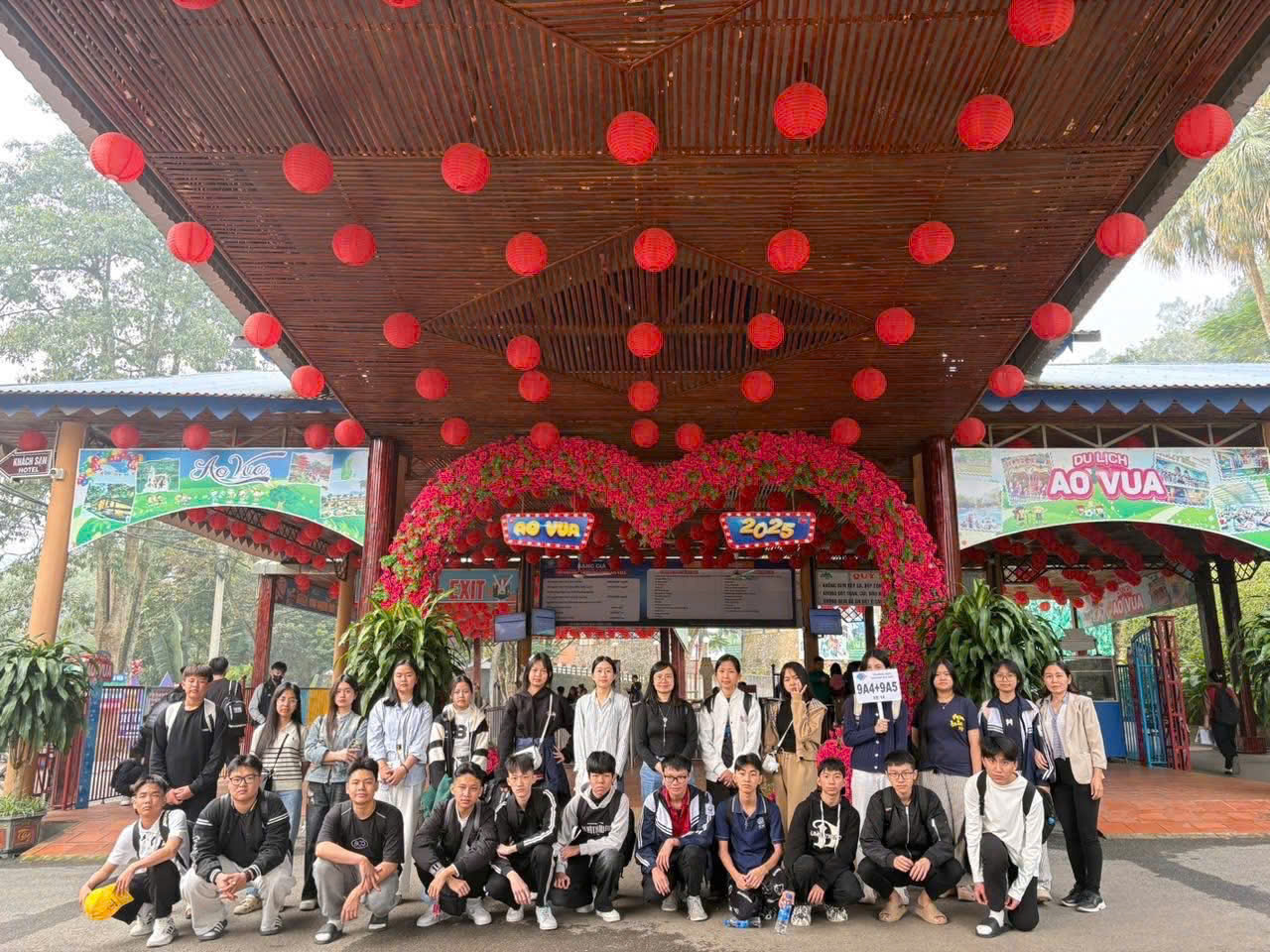 D:\Ảnh\2025-2026\HK2\5. HS trải nghiệm\z7484245626695_3030d58607f3f2655b4ed03734d0665d.jpg