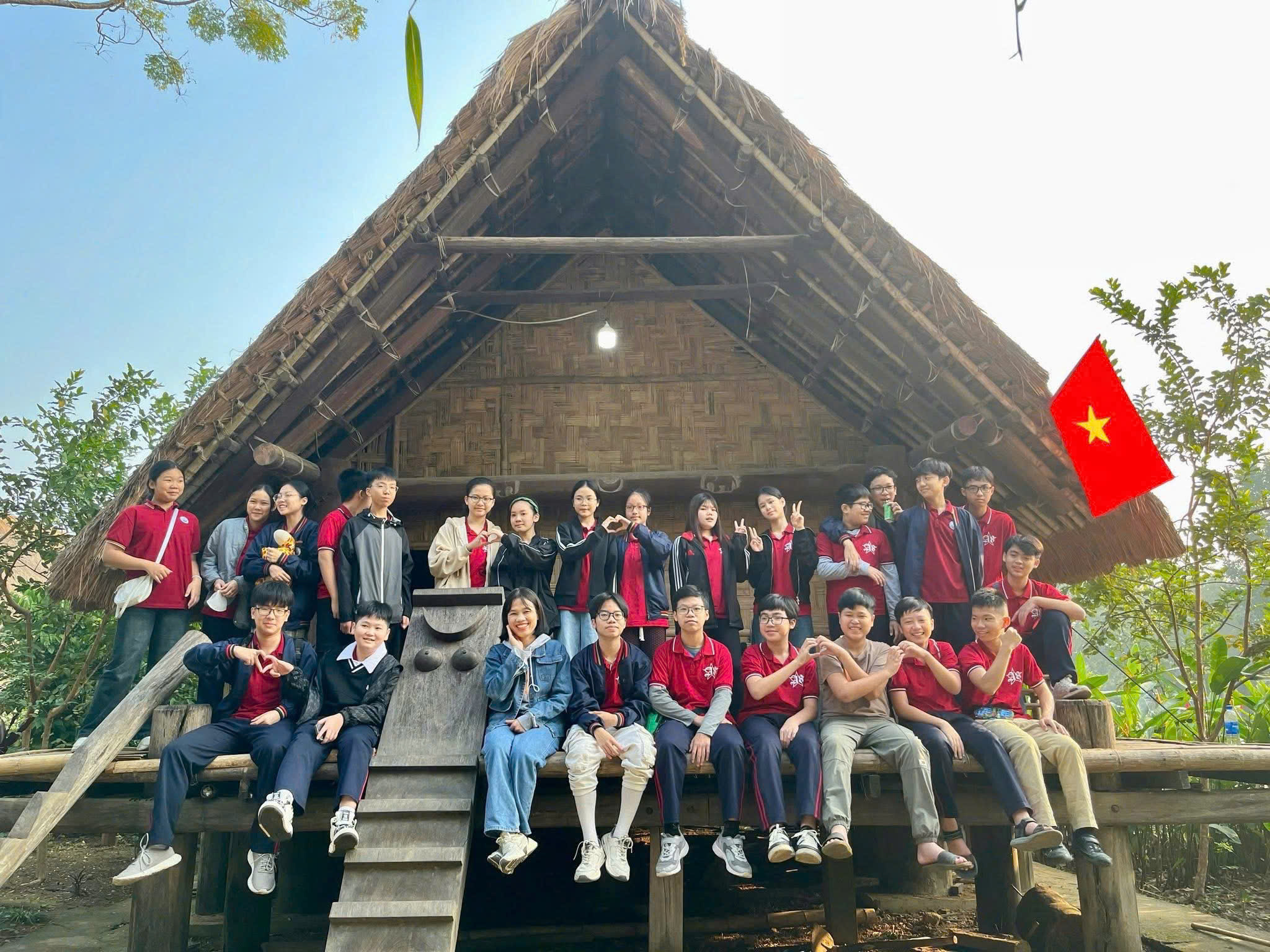 D:\Ảnh\2025-2026\HK2\5. HS trải nghiệm\z7484245656739_6df976f331978da4de02c99eb132e79a.jpg